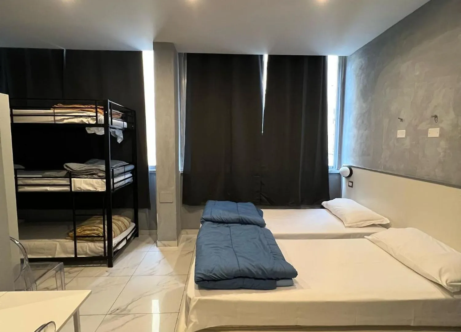 Lion University & Youth Hostel Milano 0*, Μιλάνο