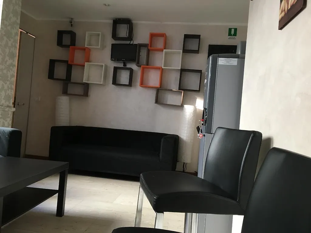 Lion University &Youth Hostel Milano 2*,  Italia
