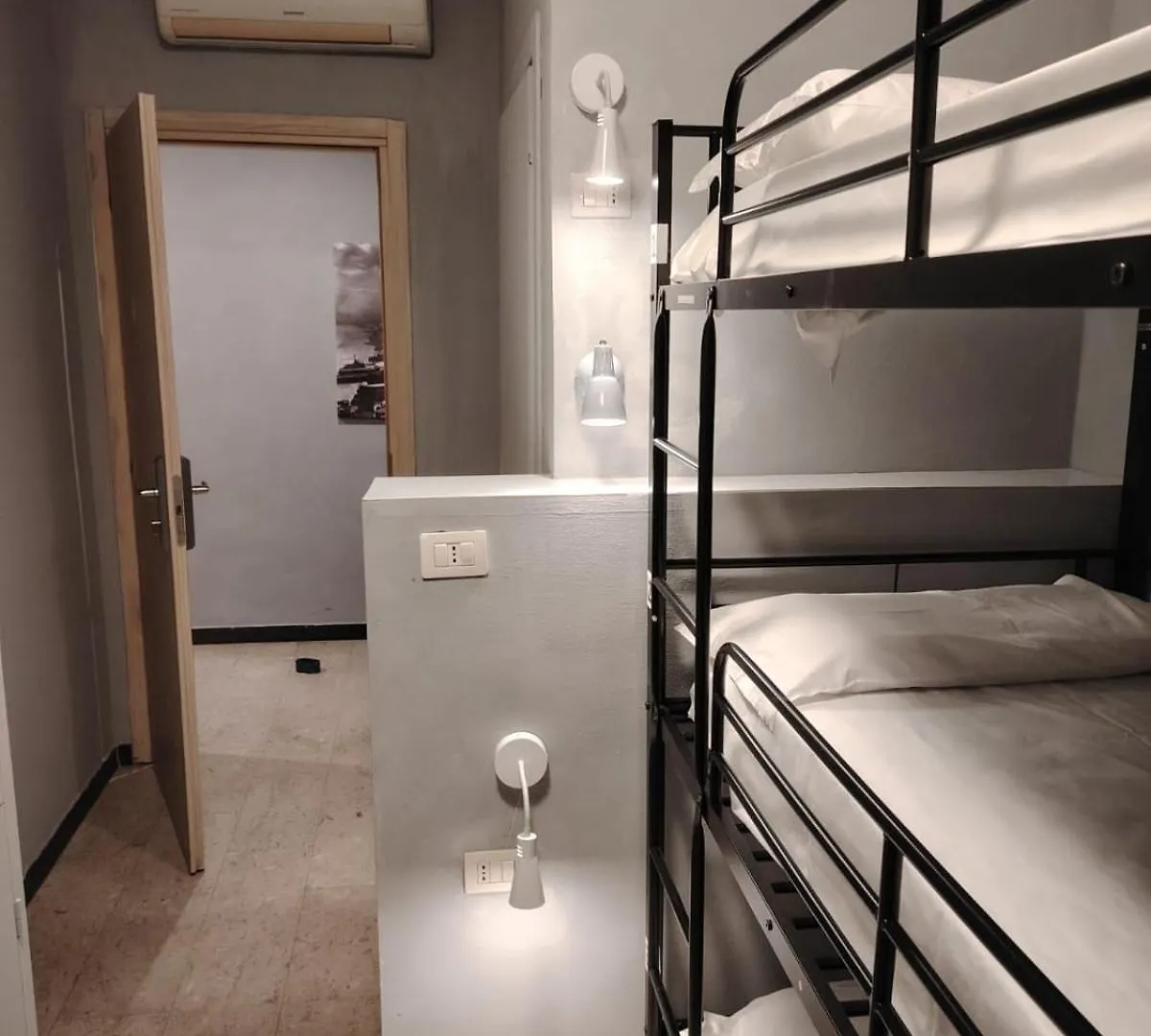 Lion University & Youth Hostel Milano